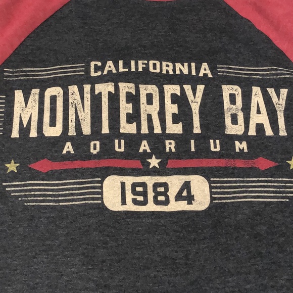 Red Thread tee - Picture 6 of 8